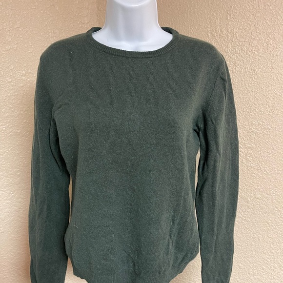Brodie Cashmere Dark Green Crew Neck Sweater - Picture 1 of 6